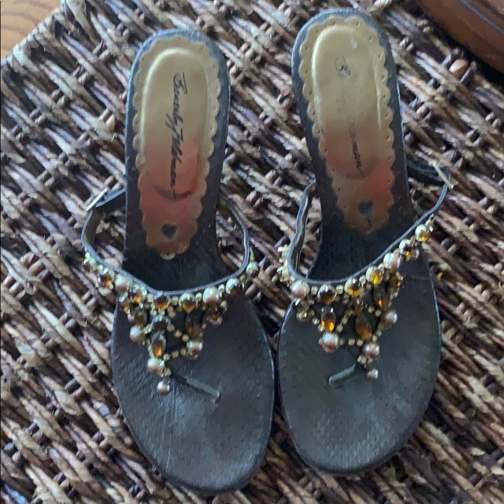 Sandals BeverlyFeldman well worn designer